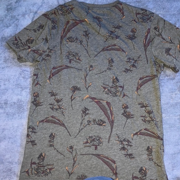 AR men’s v-neck tee - Picture 4 of 4